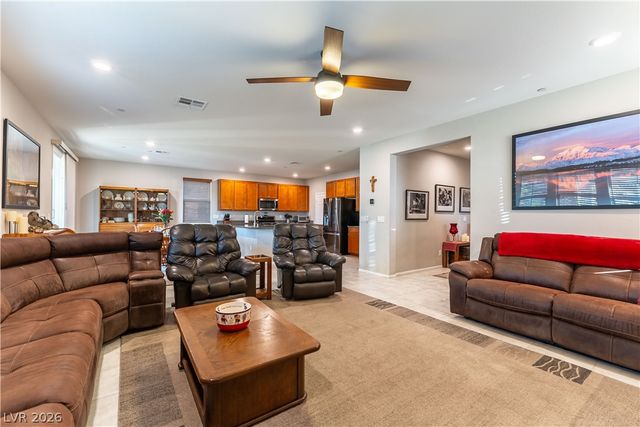 982 Twilight Glow Court, Henderson, NV 89015