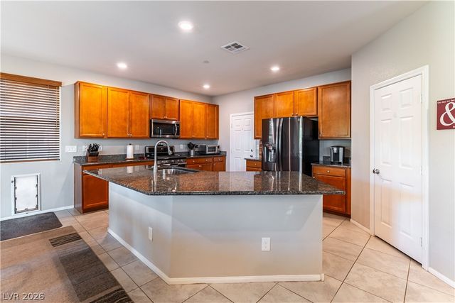 982 Twilight Glow Court, Henderson, NV 89015