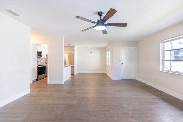 114 S Lakeside Drive 116, Lake Worth Beach, FL 33460