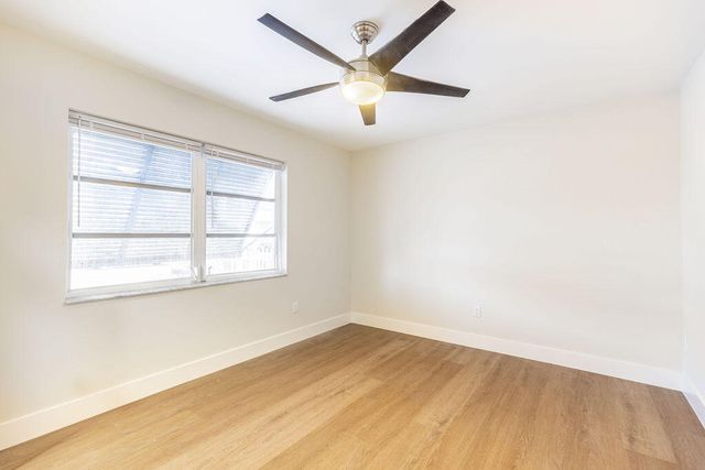 114 S Lakeside Drive 116, Lake Worth Beach, FL 33460