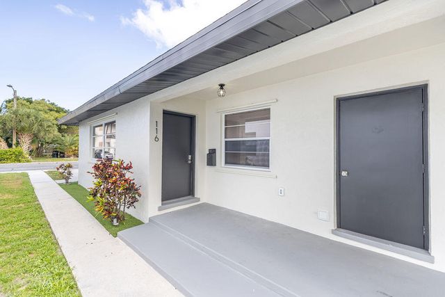 114 S Lakeside Drive 116, Lake Worth Beach, FL 33460