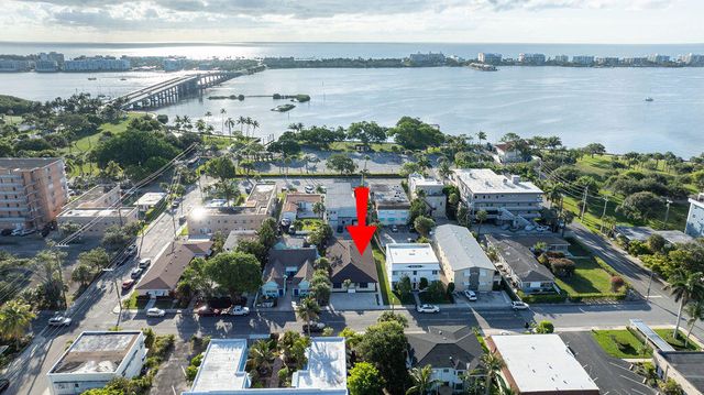 114 S Lakeside Drive 116, Lake Worth Beach, FL 33460