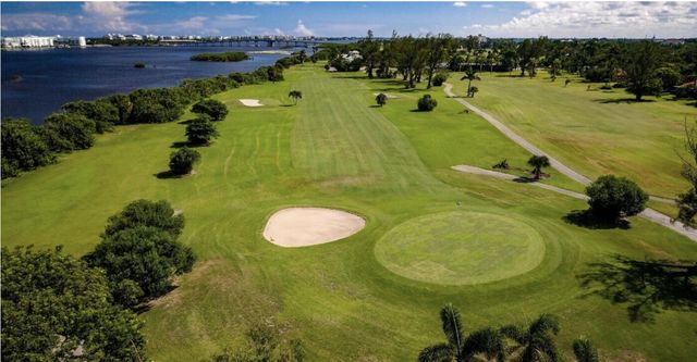 114 S Lakeside Drive 116, Lake Worth Beach, FL 33460