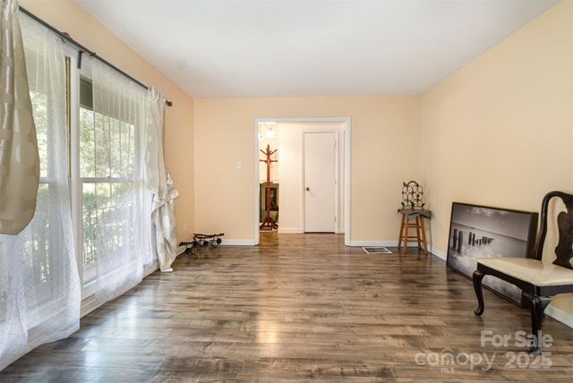 6827 David Avenue, Charlotte, NC 28214