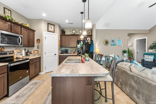 16811 Hatstick Court, Fort Wayne, IN 46845