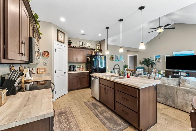 16811 Hatstick Court, Fort Wayne, IN 46845