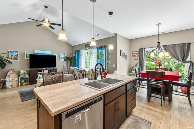 16811 Hatstick Court, Fort Wayne, IN 46845