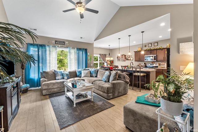 16811 Hatstick Court, Fort Wayne, IN 46845