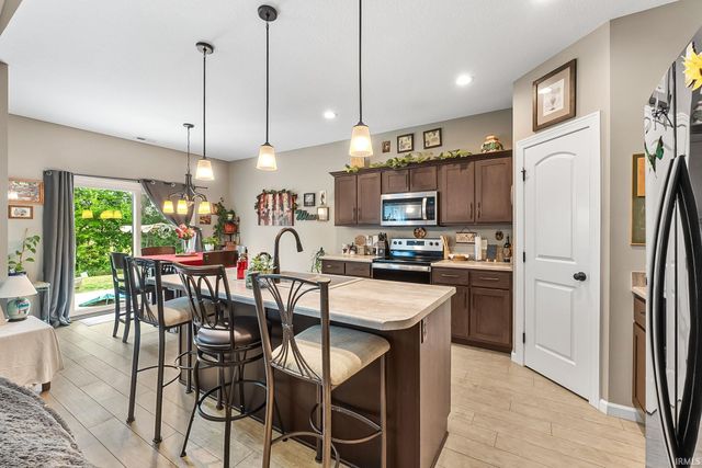 16811 Hatstick Court, Fort Wayne, IN 46845