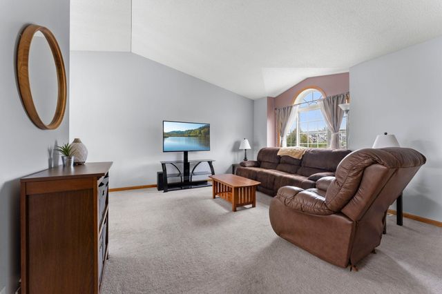 2033 Joes Lake Road SE, Cambridge, MN 55008