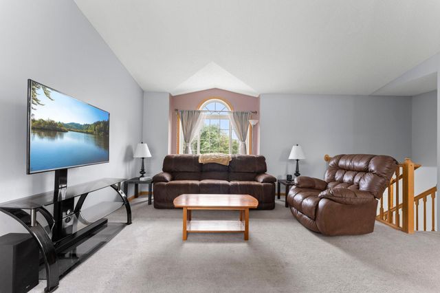 2033 Joes Lake Road SE, Cambridge, MN 55008