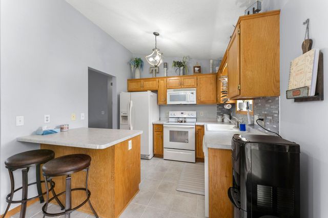 2033 Joes Lake Road SE, Cambridge, MN 55008