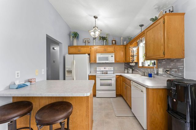 2033 Joes Lake Road SE, Cambridge, MN 55008