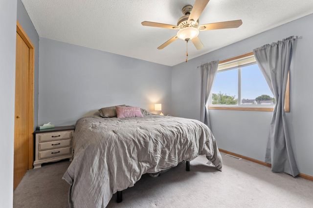 2033 Joes Lake Road SE, Cambridge, MN 55008