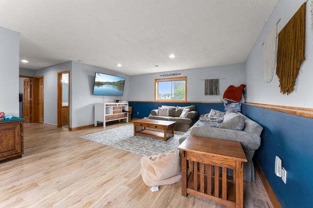 2033 Joes Lake Road SE, Cambridge, MN 55008
