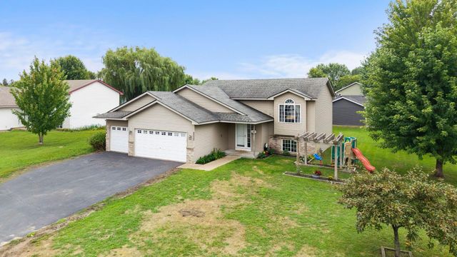 2033 Joes Lake Road SE, Cambridge, MN 55008
