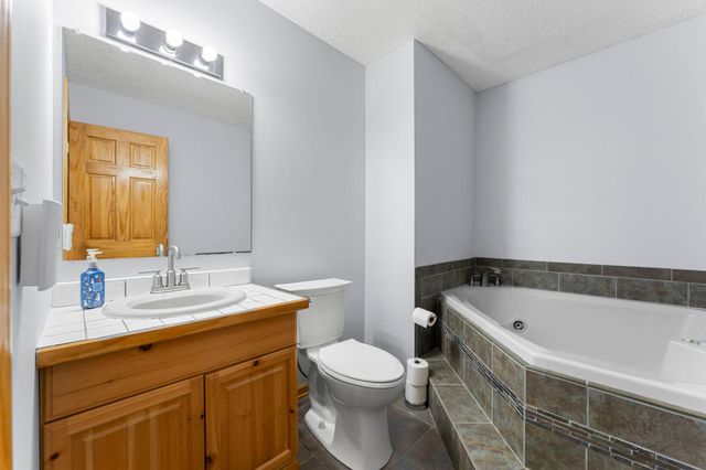 2033 Joes Lake Road SE, Cambridge, MN 55008