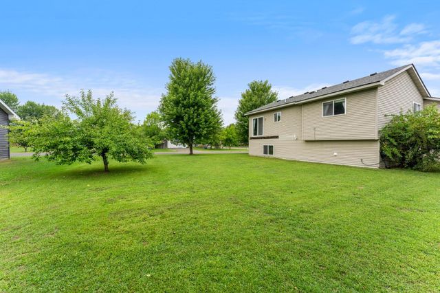 2033 Joes Lake Road SE, Cambridge, MN 55008