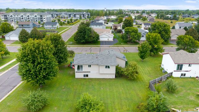 2033 Joes Lake Road SE, Cambridge, MN 55008