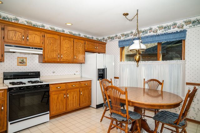 111 Village Woods Drive, Crete, IL 60417