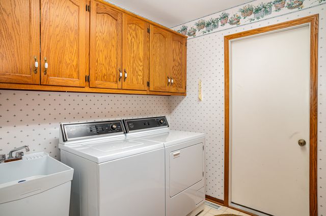 111 Village Woods Drive, Crete, IL 60417