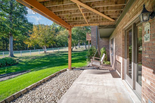 111 Village Woods Drive, Crete, IL 60417