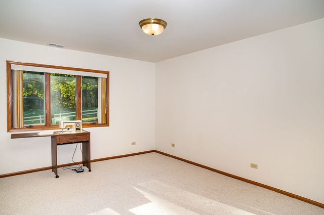 111 Village Woods Drive, Crete, IL 60417