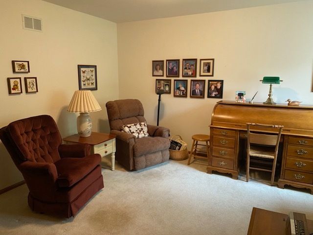 111 Village Woods Drive, Crete, IL 60417