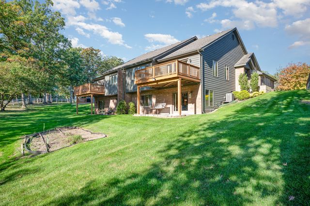 111 Village Woods Drive, Crete, IL 60417