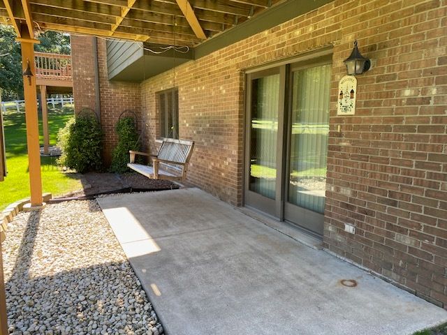 111 Village Woods Drive, Crete, IL 60417