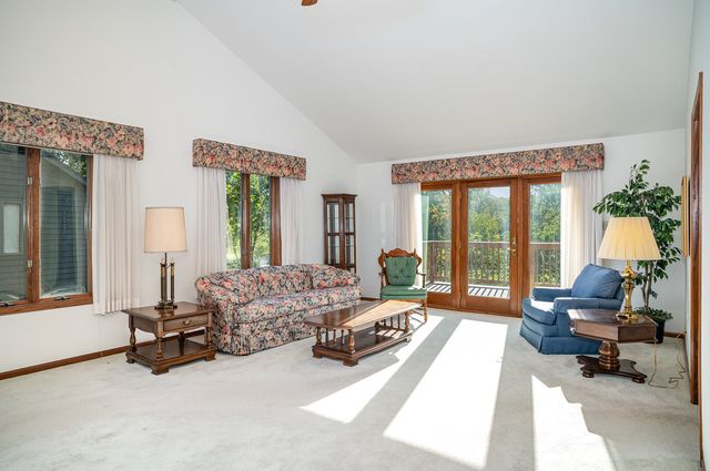 111 Village Woods Drive, Crete, IL 60417