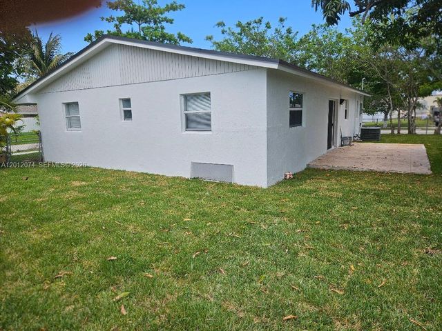 1941 NE 2nd Terrace, Pompano Beach, FL 33060