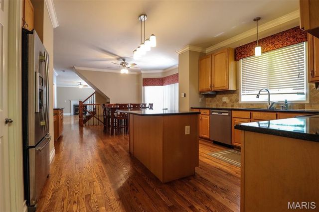 10232 Hartshill Lane, St Louis, MO 63128