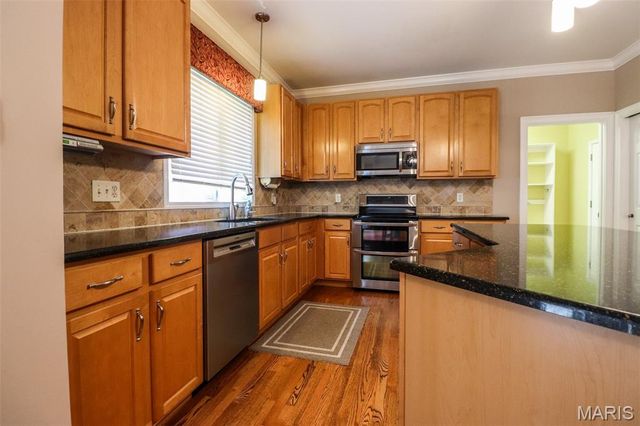 10232 Hartshill Lane, St Louis, MO 63128