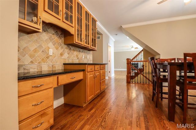 10232 Hartshill Lane, St Louis, MO 63128