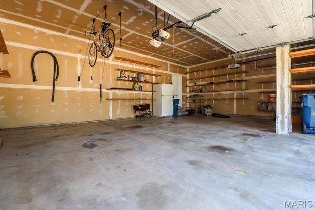 10232 Hartshill Lane, St Louis, MO 63128