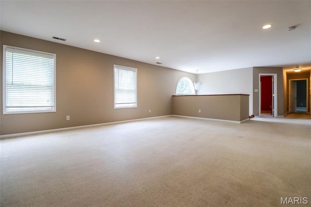 10232 Hartshill Lane, St Louis, MO 63128