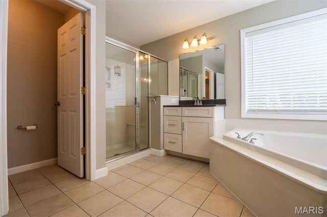 10232 Hartshill Lane, St Louis, MO 63128