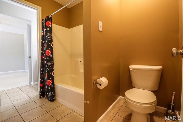 10232 Hartshill Lane, St Louis, MO 63128