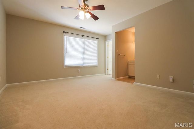 10232 Hartshill Lane, St Louis, MO 63128