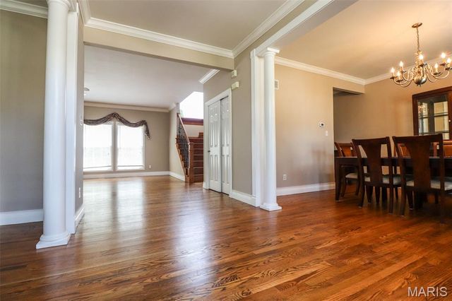 10232 Hartshill Lane, St Louis, MO 63128
