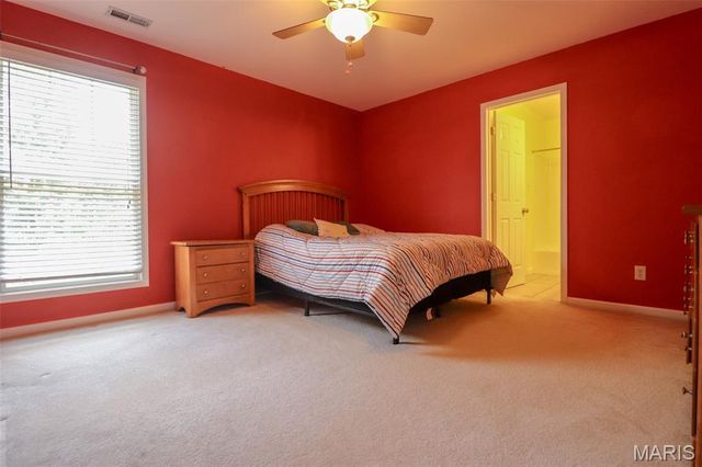 10232 Hartshill Lane, St Louis, MO 63128