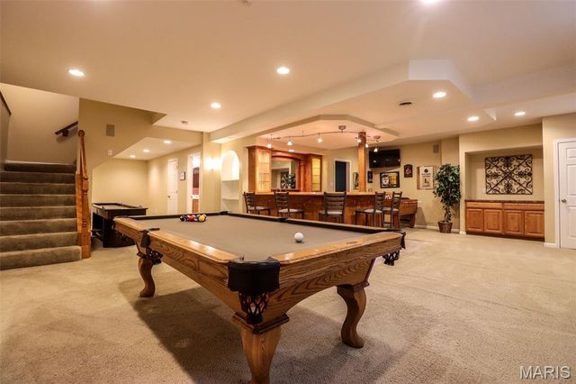 10232 Hartshill Lane, St Louis, MO 63128