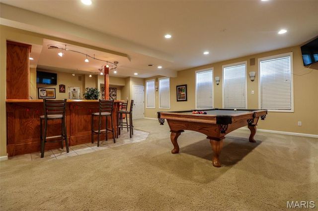 10232 Hartshill Lane, St Louis, MO 63128