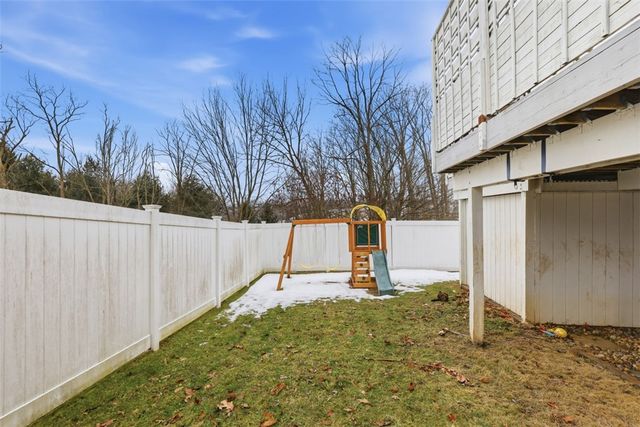 1007 Fieldstone Drive, Cecil, PA 15317