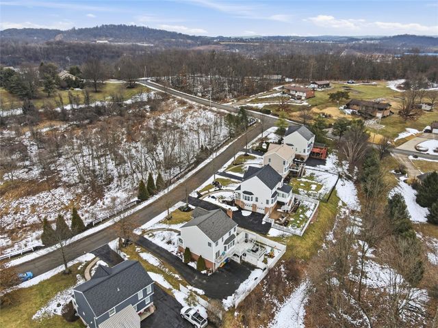 1007 Fieldstone Drive, Cecil, PA 15317