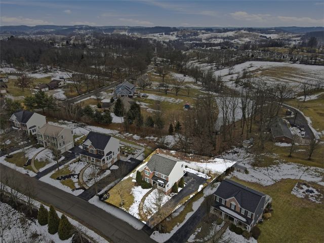 1007 Fieldstone Drive, Cecil, PA 15317