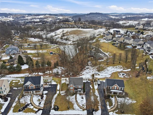 1007 Fieldstone Drive, Cecil, PA 15317