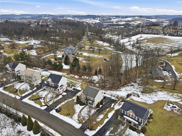 1007 Fieldstone Drive, Cecil, PA 15317