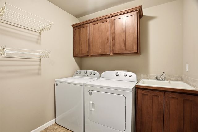 17218 E Rosemont Ln, Spokane Valley, WA 99016